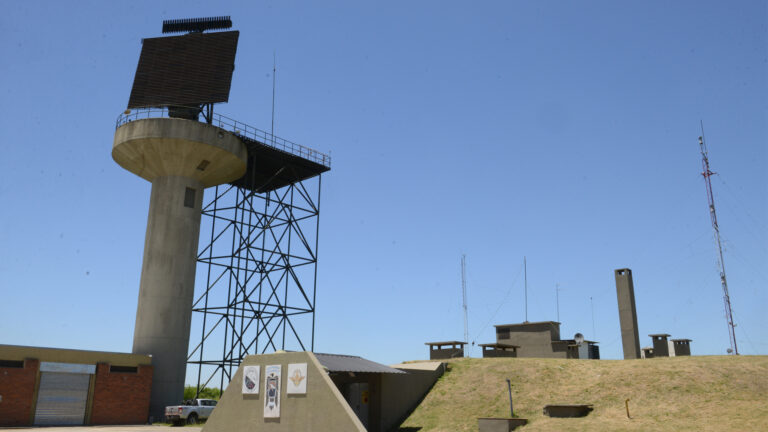 Radares: ¿cuáles son los avances y proyectos sobre el control de nuestros cielos?