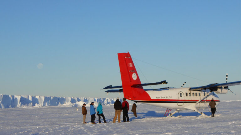 ¿Existe el turismo antártico? Descubrí los misterios del Continente Blanco