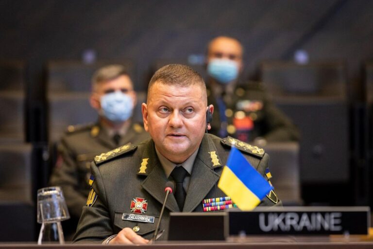 ¿Quién es Valeri Zaluzhni, el general ucraniano que le hace sombra a Volodímir Zelenski?