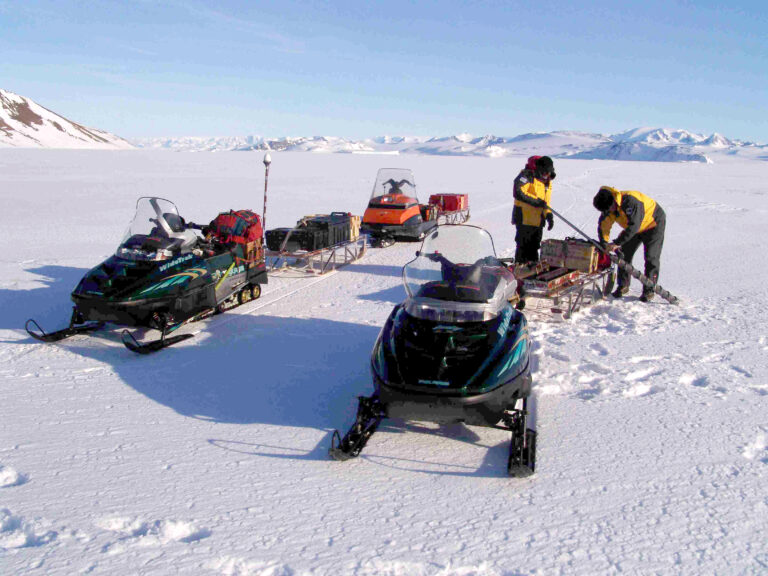 Ríos y lagos ocultos: la intrincada red subglacial de la Antártida bajo el radar científico