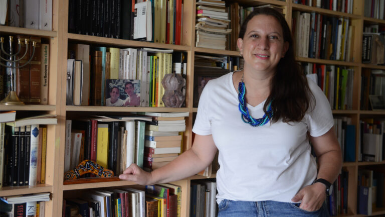 Carolina Duek: “Enojarnos con los videojuegos nunca ayudará a entender las infancias”