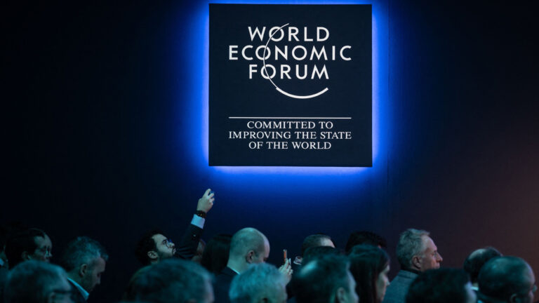 ¿Qué es el Foro de Davos y por qué viaja Milei?