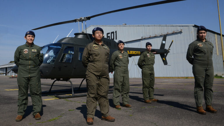 ¿Quiénes están detrás del mantenimiento de los helicópteros y los aviones del Ejército?