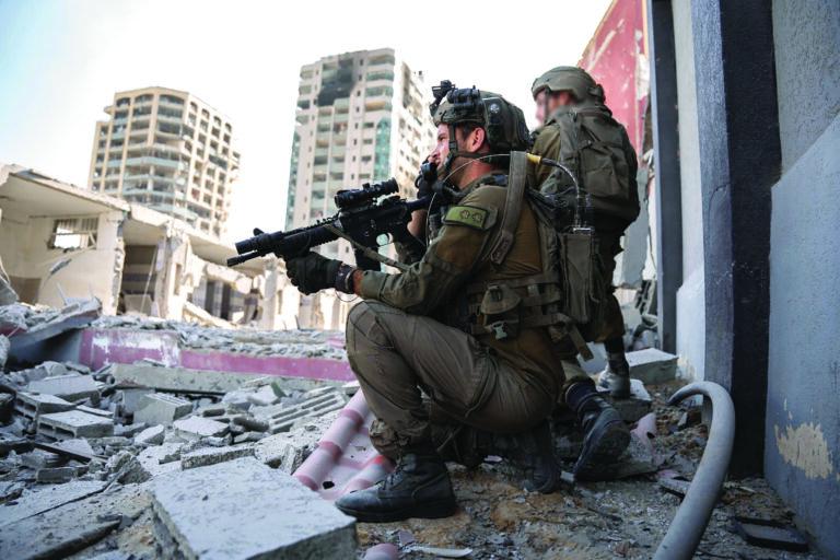 Roni Kaplan, vocero militar de Israel: “Estamos librando una guerra de autodefensa”