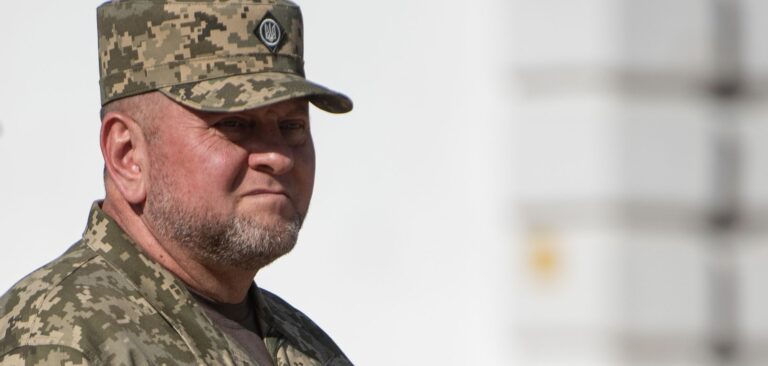 El relevo del general Zaluzhni confirma las tensiones en la cúpula del poder en Ucrania