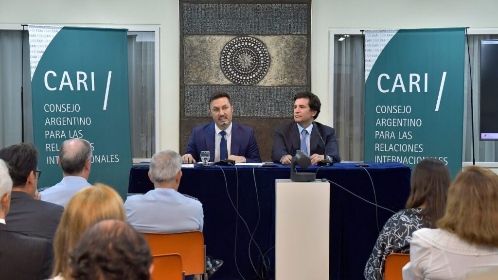 Luis Petri discurso CARI