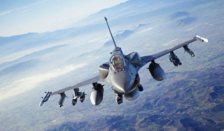 El ministro de Defensa Luis Petri cerró el acuerdo comercial con Dinamarca y los F-16 se acercan a Argentina