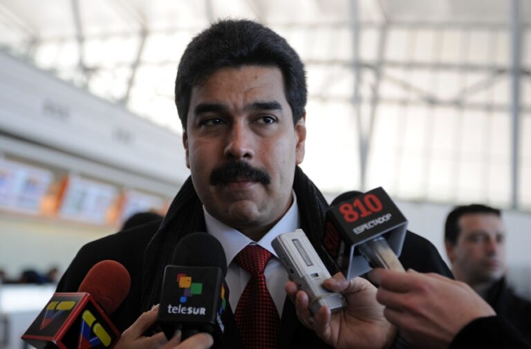 Maduro denuncia intento de golpe
