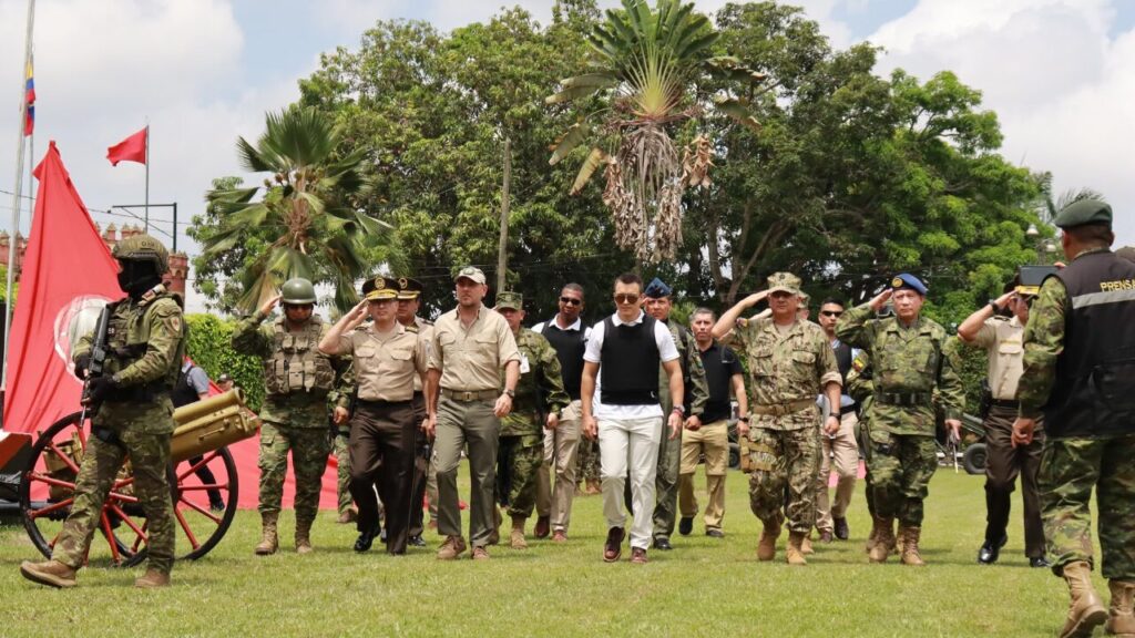 Noboa y las fuerzas de seguridad de Ecuador