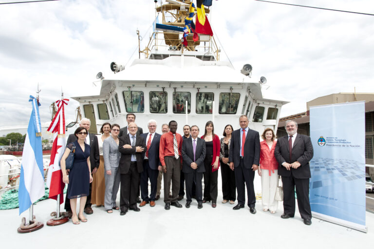 Llegó a nuestro país el buque oceanográfico Coriolis II
