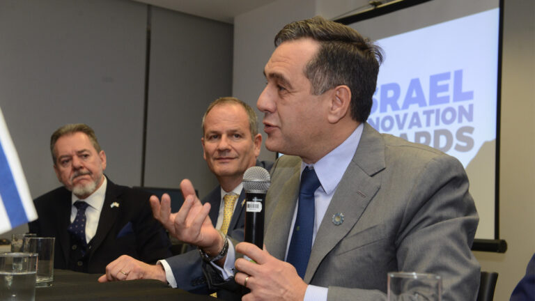 Alejandro Finocchiaro: “Desde pequeños estamos formando emprendedores”