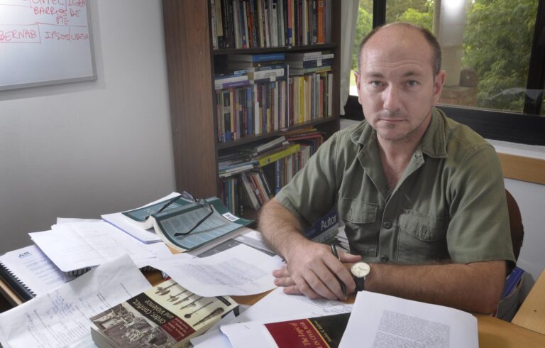 “Los grupos narcos necesitan generar legitimidad local”