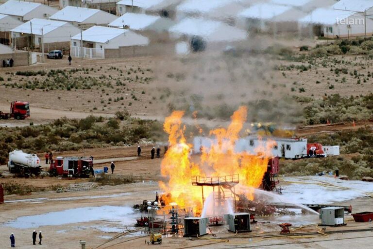 Controlaron el incendio en un pozo petrolero neuquino
