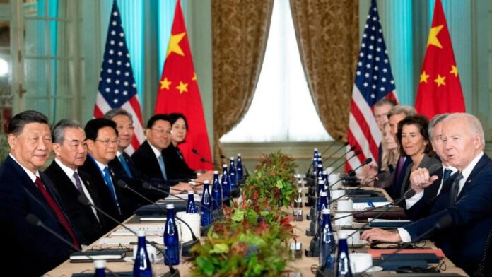 La comitiva de Estados Unidos y China reunidas