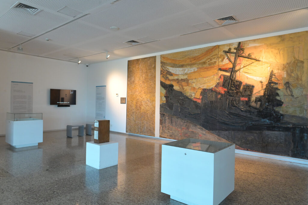 Sala pintura ARA General Belgrano en el Museo de Malvinas