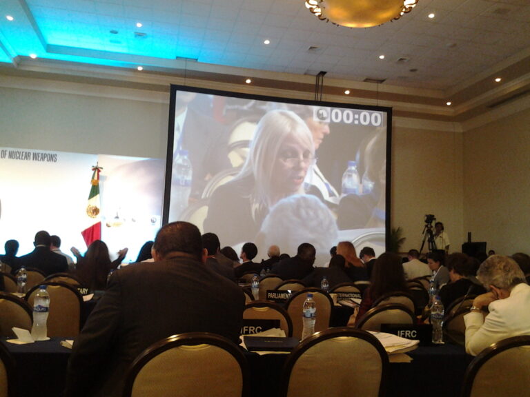 “El desarme nuclear consiste en un cambio de mentalidad”