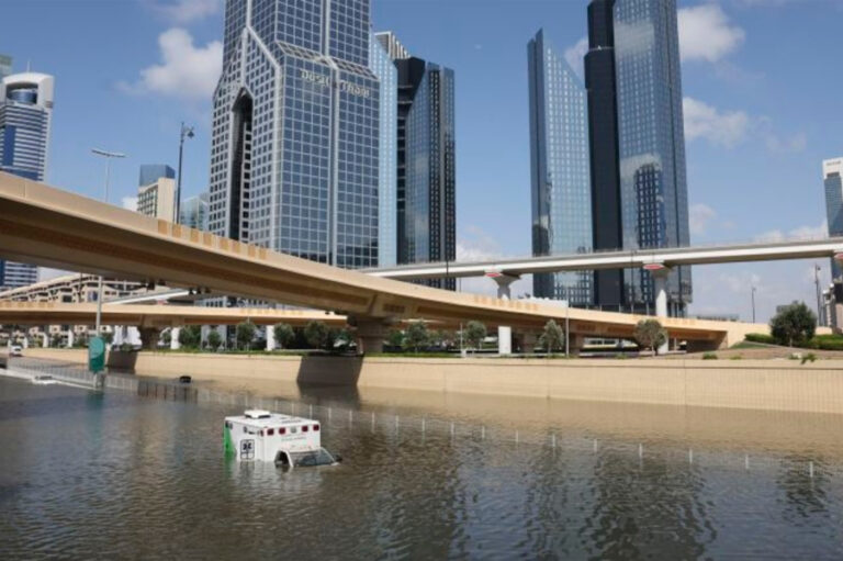 Siembra de nubes o calentamiento global: ¿cuál fue la causa de las históricas inundaciones en Dubai?