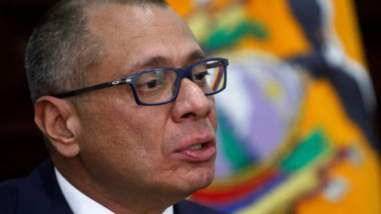 Jorge Glas, el exvicepresidente ecuatoriano condenado por corrupción que causó un terremoto diplomático en América Latina