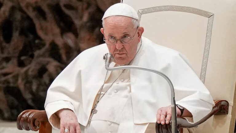 El Papa Francisco advirtió en el G7 sobre los riesgos de la Inteligencia Artificial