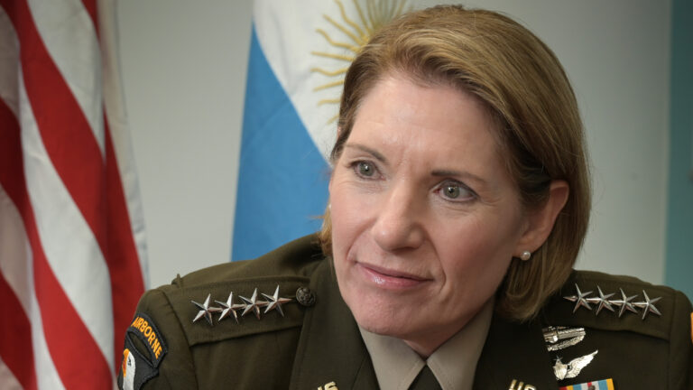General Richardson: “Me preocupa que se pueda apuntar a satélites desde la estación china en Neuquén”