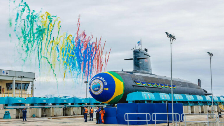 Brasil y Francia lanzan juntos el Tonelero S-42, el tercero de cinco submarinos de avanzada 