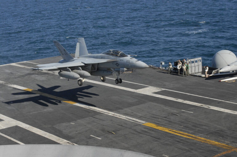 La experiencia de DEF a bordo del portaaviones estadounidense USS George Washington
