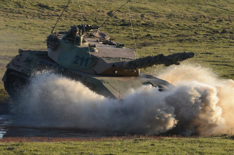 El Ejército Argentino celebra sus 214 años con una mega expo de vehículos y material de combate 