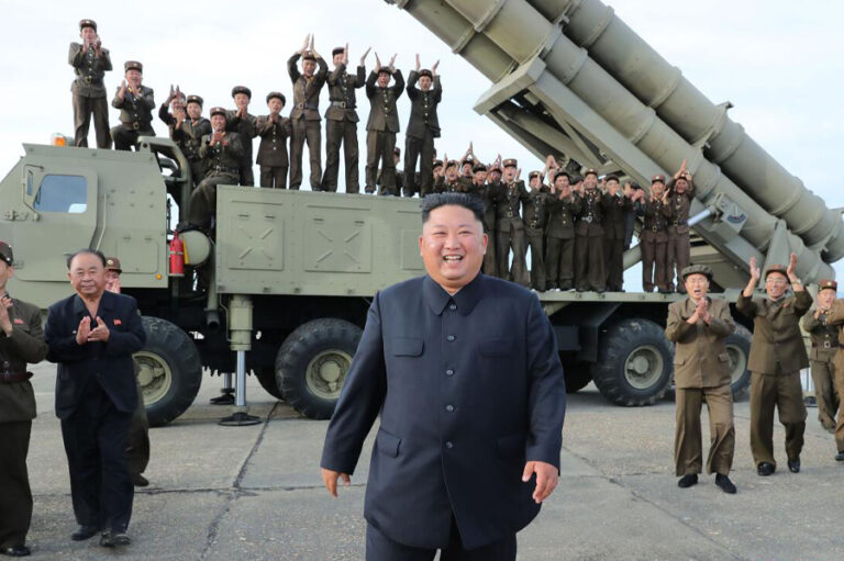 Uno por uno, los proyectos de la industria militar norcoreana elogiados por el dictador Kim Jong-un