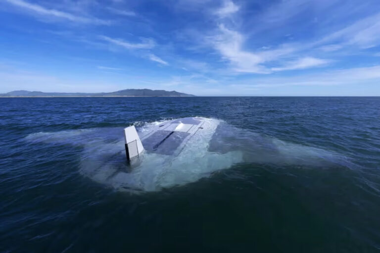 Estados Unidos creó una mantarraya robot para realizar misiones subacuáticas