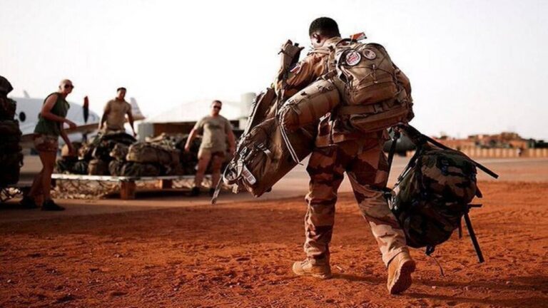 Francia se aleja militarmente de África tras la pérdida del Sahel y se posiciona en el Pacífico