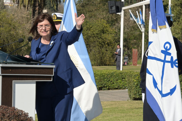 Patricia Bullrich en el aniversario de la Prefectura Naval Argentina: “Rosario está volviendo a la normalidad”