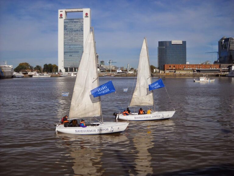 “Naveguemos Juntos”, el programa de la Armada Argentina que fusiona inclusión con amor por la náutica