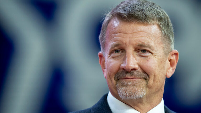 Blackwater: quién es Erik Prince, el controvertido fundador del ejército privado más grande del mundo