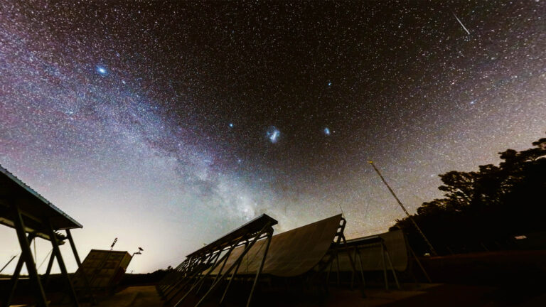 Cómo se controla el tráfico en el espacio y se evitan colisiones entre satélites y basura espacial