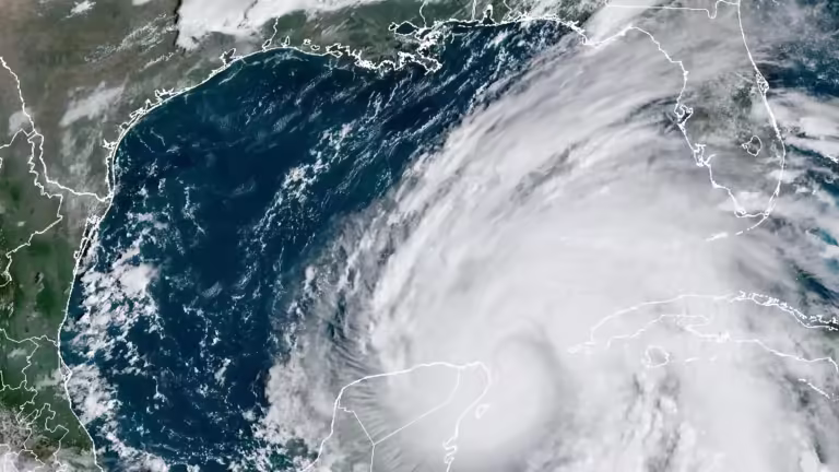 Huracán Helene: ¿cómo se preparan los ciudadanos de Florida para su llegada?