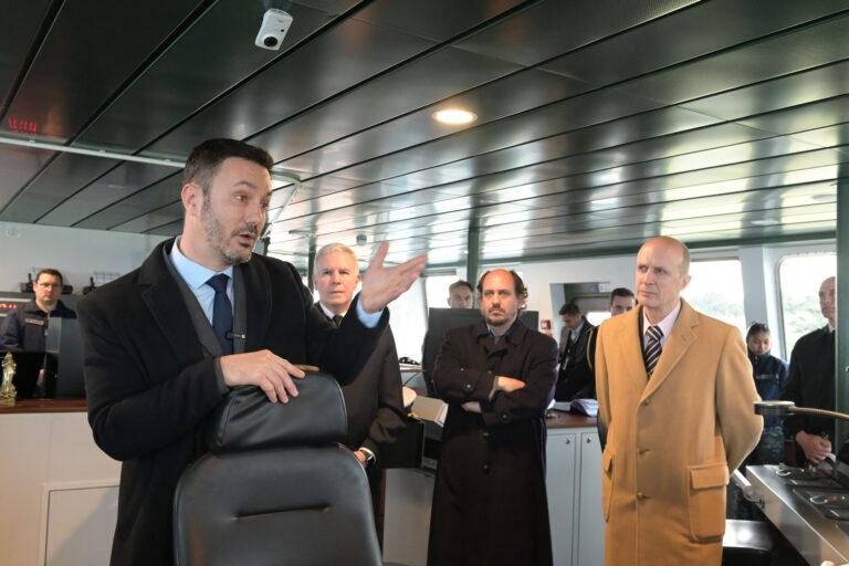 Las definiciones de Luis Petri y del almirante Carlos María Allievi sobre el futuro de la Armada Argentina