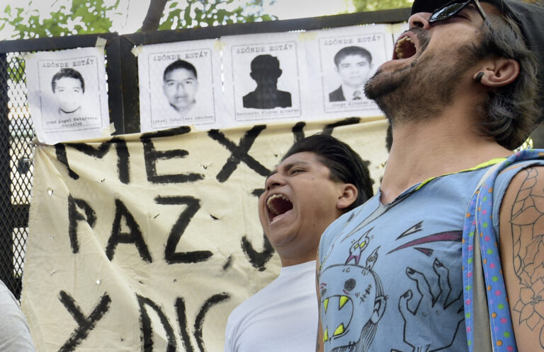 El caso Ayotzinapa, 10 años de encubrimiento y asignaturas pendientes en México