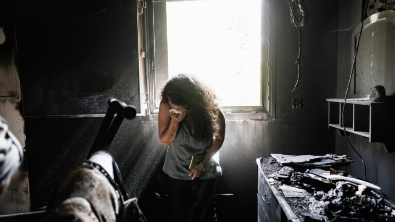 De los conflictos bélicos convencionales a la “guerra híbrida”: ¿qué trato deben recibir los civiles?