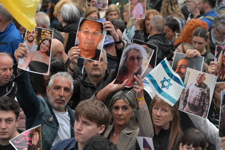 A un año de la masacre de Hamas, una multitud pidió libertad para los rehenes: “Todos los días es 7 de octubre”