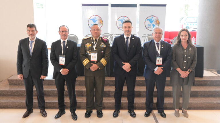 Ministros de Defensa de las Américas debaten sobre el uso de las FF. AA. en la lucha contra el crimen organizado