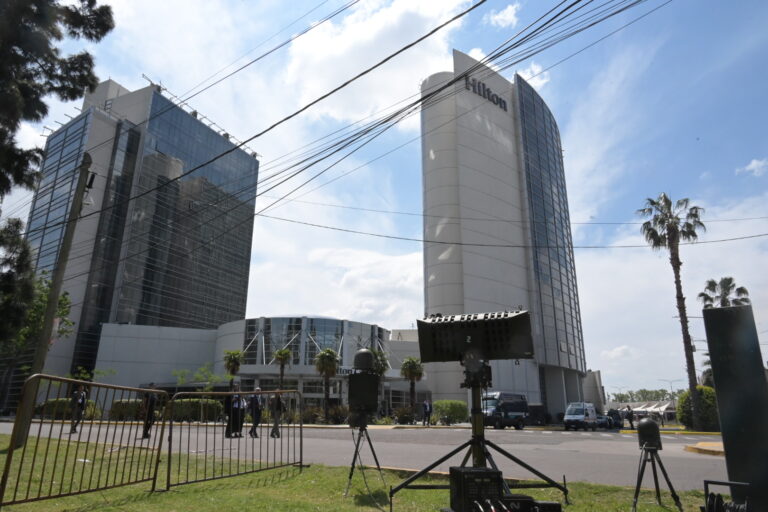 Francotiradores, fuerzas especiales y equipos antidrones: el operativo de seguridad para ministros en Mendoza
