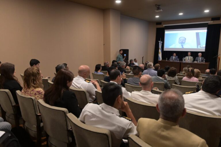 Amenazas a la seguridad democrática: las actividades delictivas que amenazan a Occidente