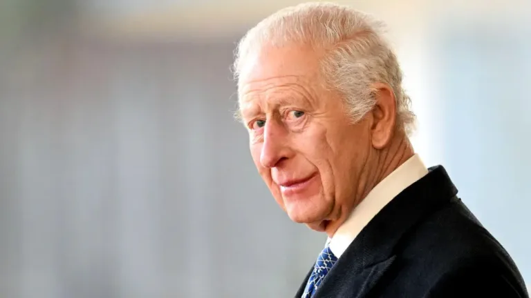 Carlos III y un estado de salud que puede complicar a la Corona británica