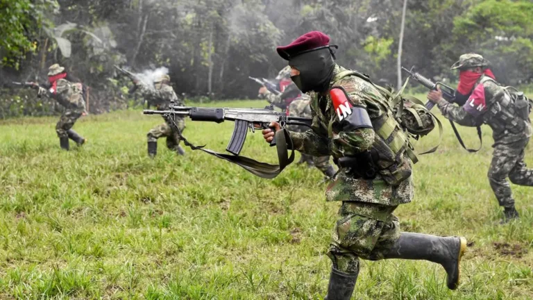 ELN vs. FARC: se caen las negociaciones de “Paz Total” del gobierno de Colombia
