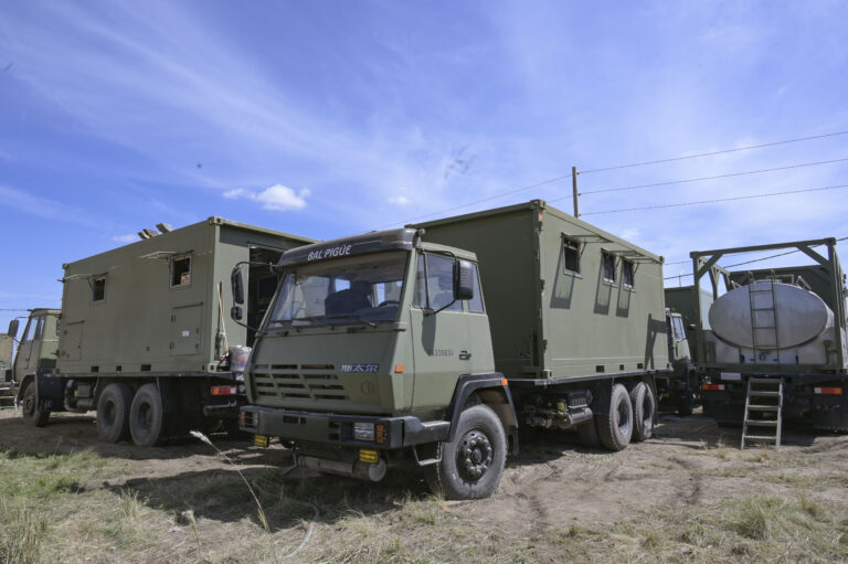 Equipamiento militar: así es el moderno módulo logístico que el Ejército Argentino puso a disposición de Bahía Blanca