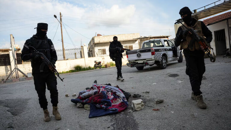 Alauitas, casi un millar de víctimas de la guerra civil en Siria