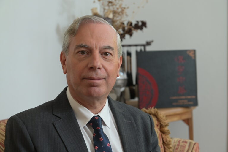 Entre China y Estados Unidos: la experiencia del único militar argentino que convivió con ambos Ejércitos