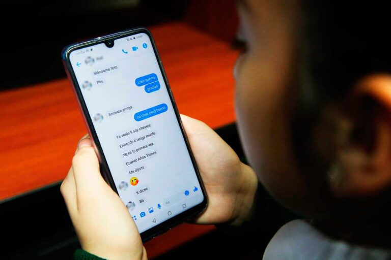 Escándalo en Meta: el oscuro giro de sus chatbots de inteligencia artificial