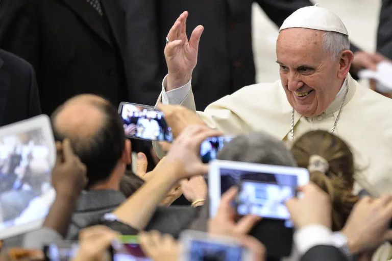 Cuál era la visión del papa Francisco sobre la tecnología y la inteligencia artificial