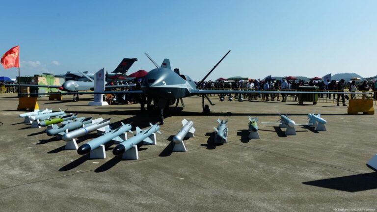 China lanza su nave nodriza de drones y acelera en la carrera armamentista global